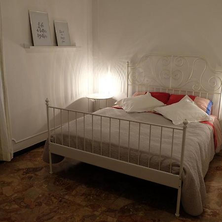 Spaziosa Matrimoniale Nel Centro Di Modena公寓 外观 照片